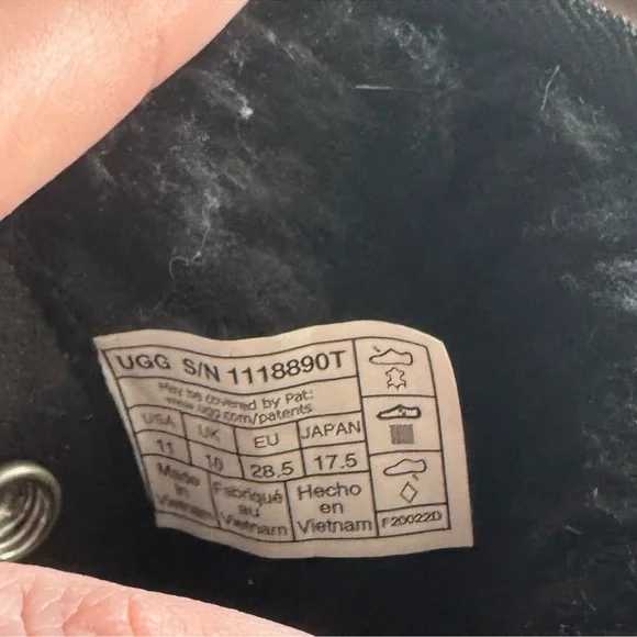 UGG Black Suede Boots KIDS - Picture 5 of 5